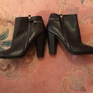 Black leather Aldo booties size 9 NEW